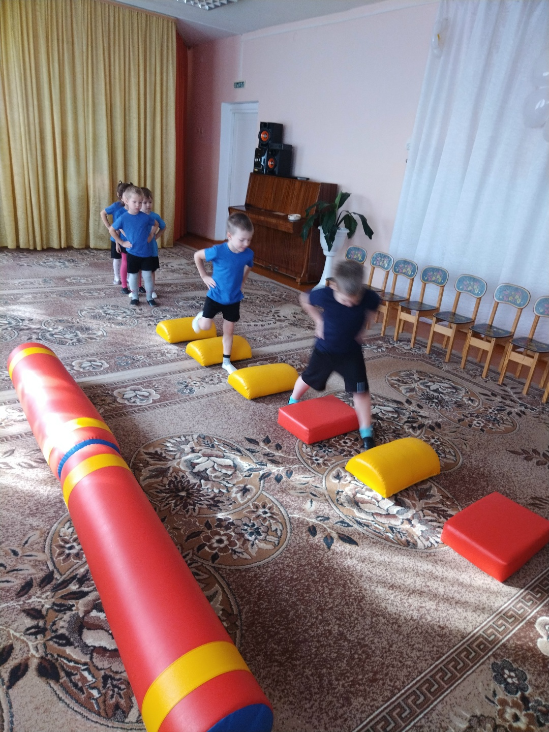 Яркие и безопасные мягкие модули для детских игр