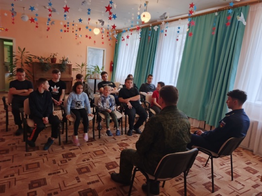 Для воспитанников ГБУ КЦСОН Дубровского района прошла профориентационная встреча с военными летчиками