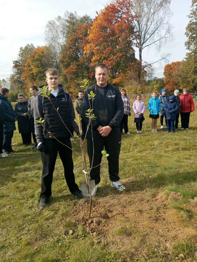 Учащиеся Рябчинской СОШ приняли участие в международной акции «Сад памяти»