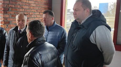 Для жителей Трубчевского района идет строительство спортивного комплекс