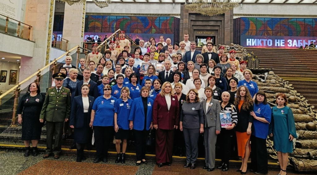 Книги о брянских героях спецоперации передали в Музей Победы на Поклонной горе