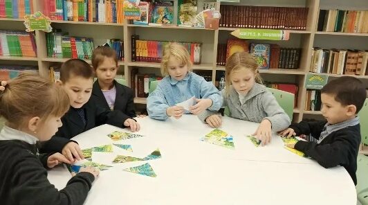 Для первоклассников Пеклинской СОШ состоялась экскурсия в библиотеку