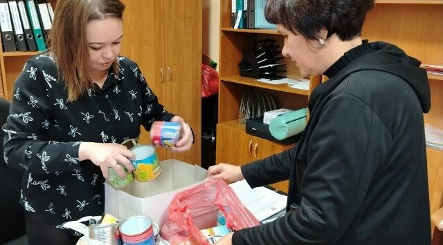 В ГБУ КЦСОН Дубровского района прошла акция по сбору жестяных банок, для изготовления свечей