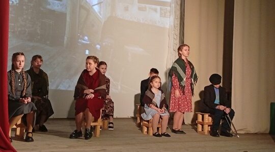 В Дубровском Доме культуры состоялся фестиваль школьных театров «Классика в классы»