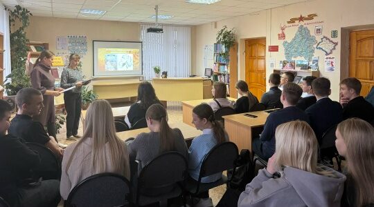 В Дубровской библиотеке прошло занятие, посвященное роману «Евгений Онегин»