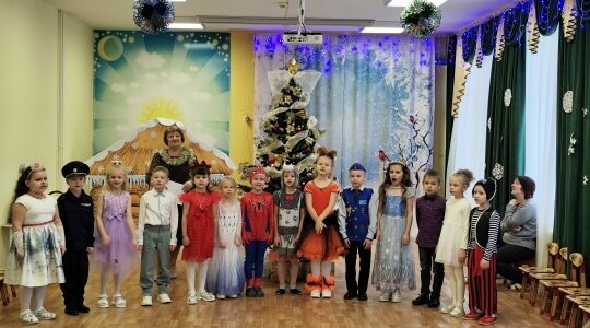 Для воспитанников Дубровского детского сада № 4 состоялся новогодний праздник