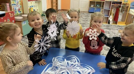 Воспитанники Дубровского детского сада № 4 отметили День снежинок