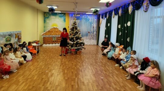 В Дубровском детском саду № 4 прошли новогодние утренники