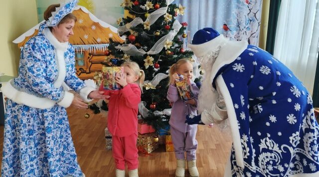 Дубровские депутаты и предприниматели подарили праздник детям из семей участников СВО