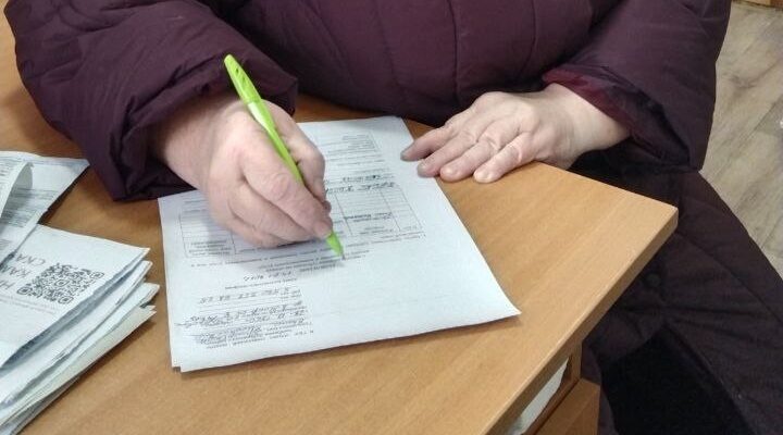 Специалисты ГКУ ОСЗН Дубровского района помогают в оформлении субсидии на оплатку ЖКУ