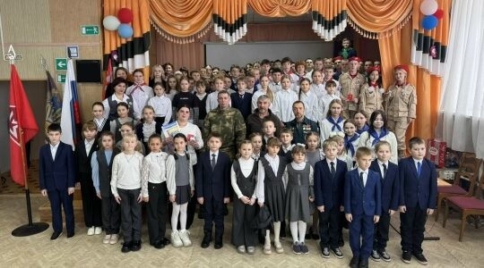 В МБОУ Дубровской N1 СОШ состоялось торжественное открытие месячника военно-патриотической работы