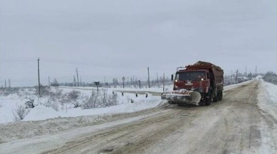Снежная уборка автодорог Брянской области проходит в круглосуточном режиме