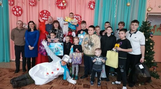 Брянские друзья подарили праздник воспитанникам ГБУ КЦСОН Дубровского района