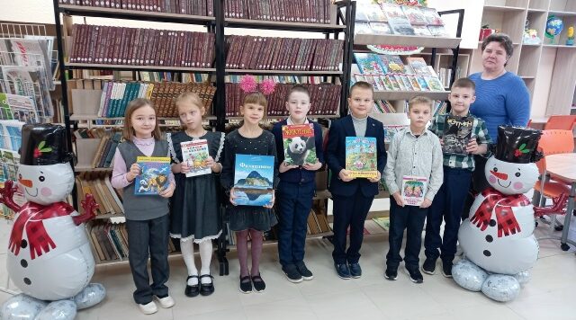 Каникулы с пользой: 2 «Б» класс Дубровской № 2 СОШ в библиотеке