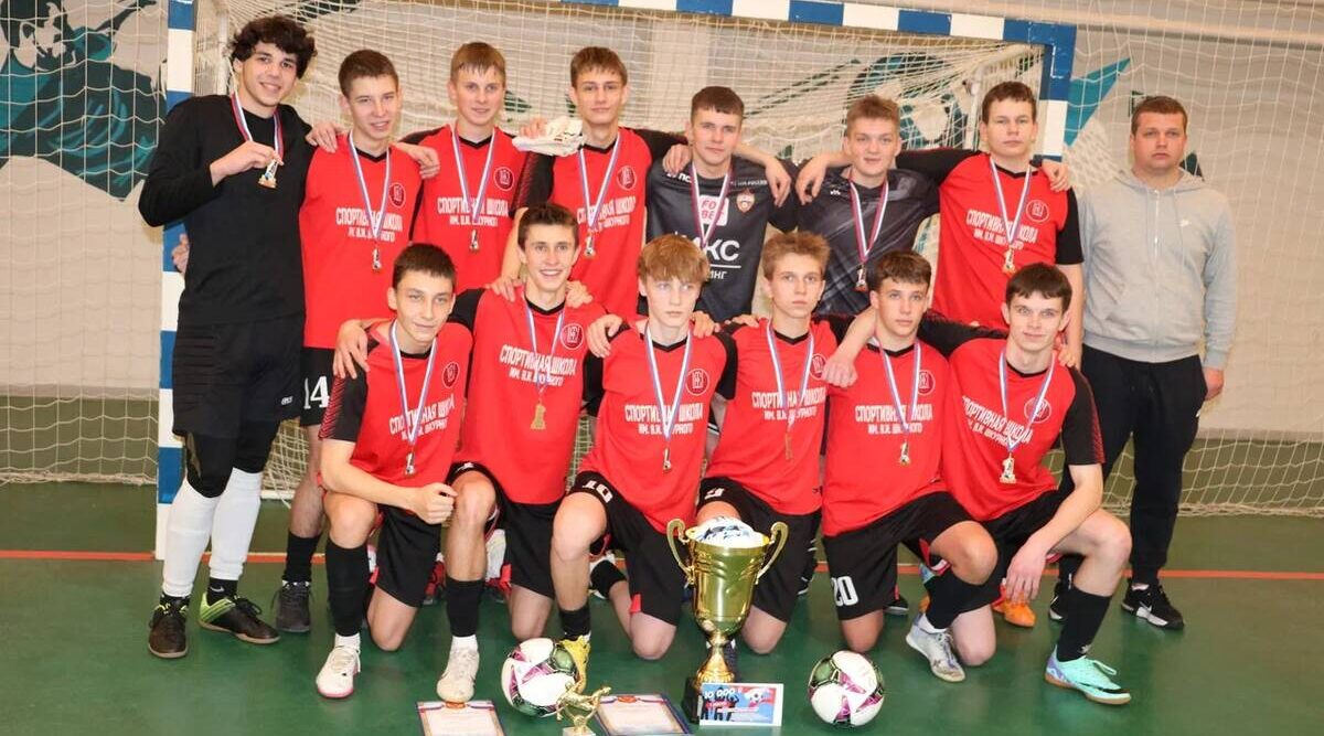 В Стародубе состоялся открытый турнир по мини-футболу на Кубок губернатора