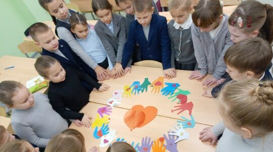 Учащиеся Дубровской № 2 СОШ учатся заботе и волонтёрству