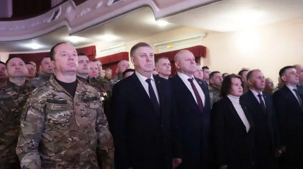 Сергей Антошин поблагодарил Александра Богомаза за поддержку бригады «БАРС — Брянск»