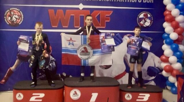 Брянский спортсмен Иван Чичиканов завоевал серебро соревнований по ММА