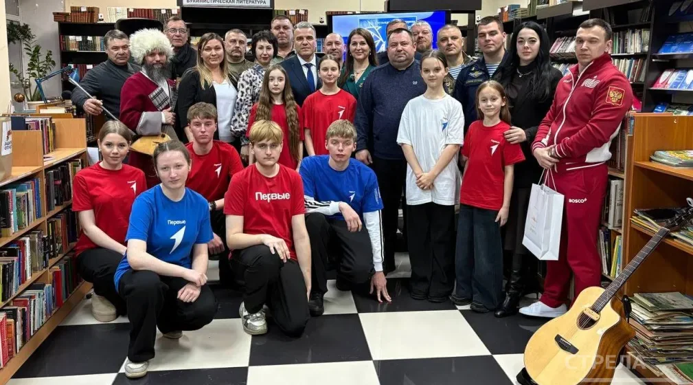 В «Брянсккниге» прошел музыкальный квартирник «Поют герои»