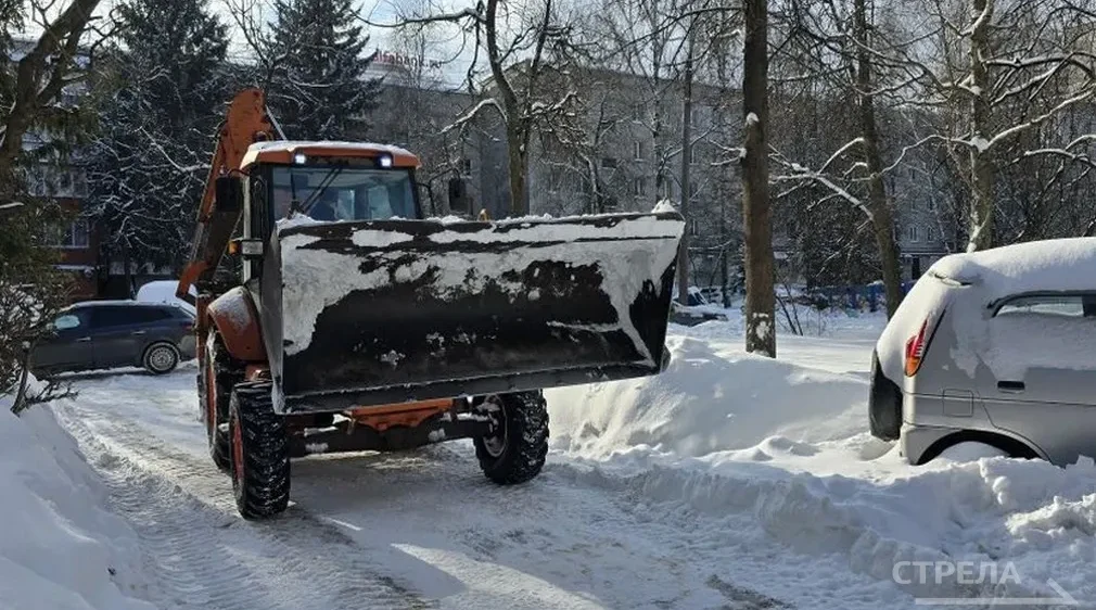 В Брянске дорожники убрали 2937 тонн снега за сутки