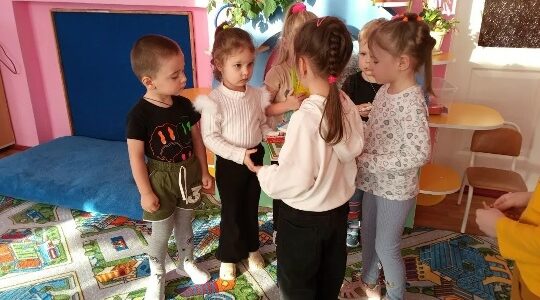 Воспитанники Дубровского детского сада № 4 приняли участие в акции «Подари книгу другу»