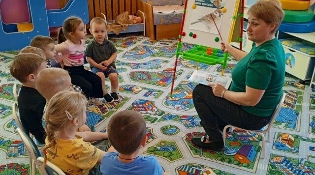 Для воспитанников Дубровского детского сада № 4 прошло занятие, посвященное Всемирному дню воробья