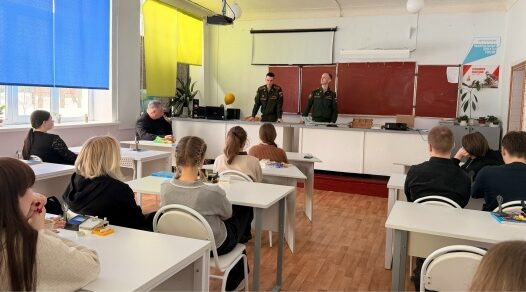 В Дубровской № 1 СОШ состоялась встреча с представителями Военной академии ПВО