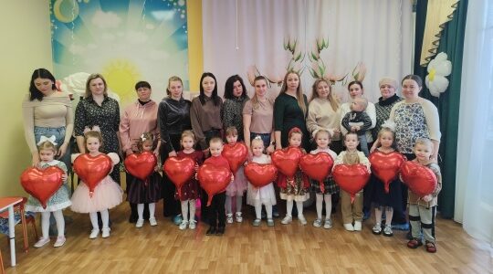 В Дубровском детском саду № 4 прошел утренник, посвященный празднику 8 Марта