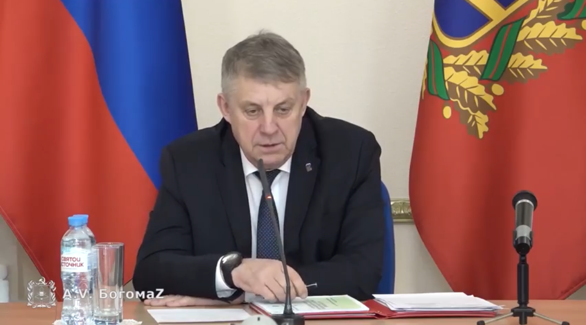 Александр Богомаз поручил завершить ремонт дорог до конца апреля