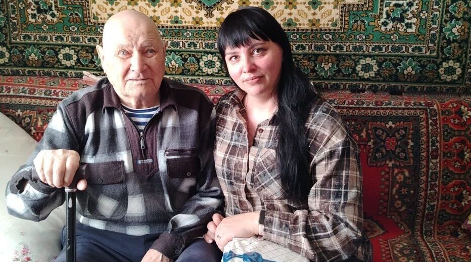 Поздравление ветерана труда в деревне Черкасская Алешня