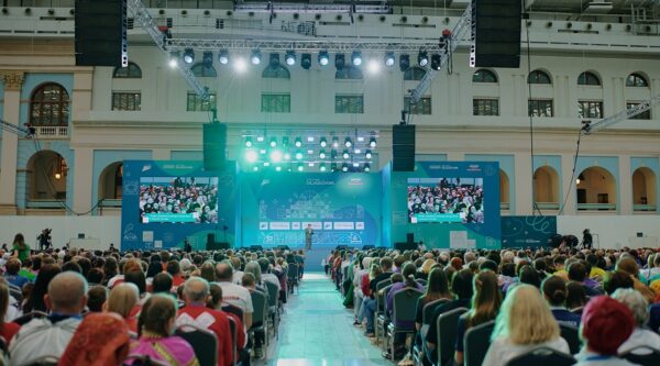 Брянцы приняли участие в самом массовом полуфинале конкурсе «Это у нас семейное»