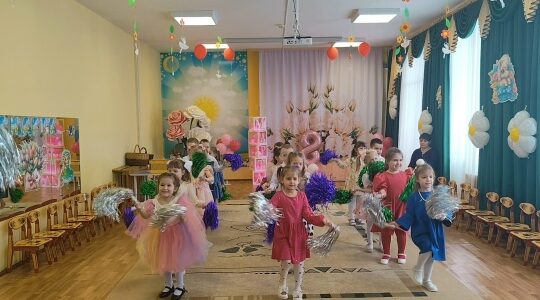 В Дубровском детском саду №4 прошел утренник, посвященный 8 Марта