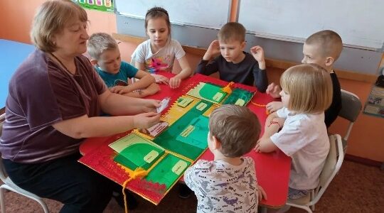 Воспитанники Дубровского детского сада № 4 отметили День театра