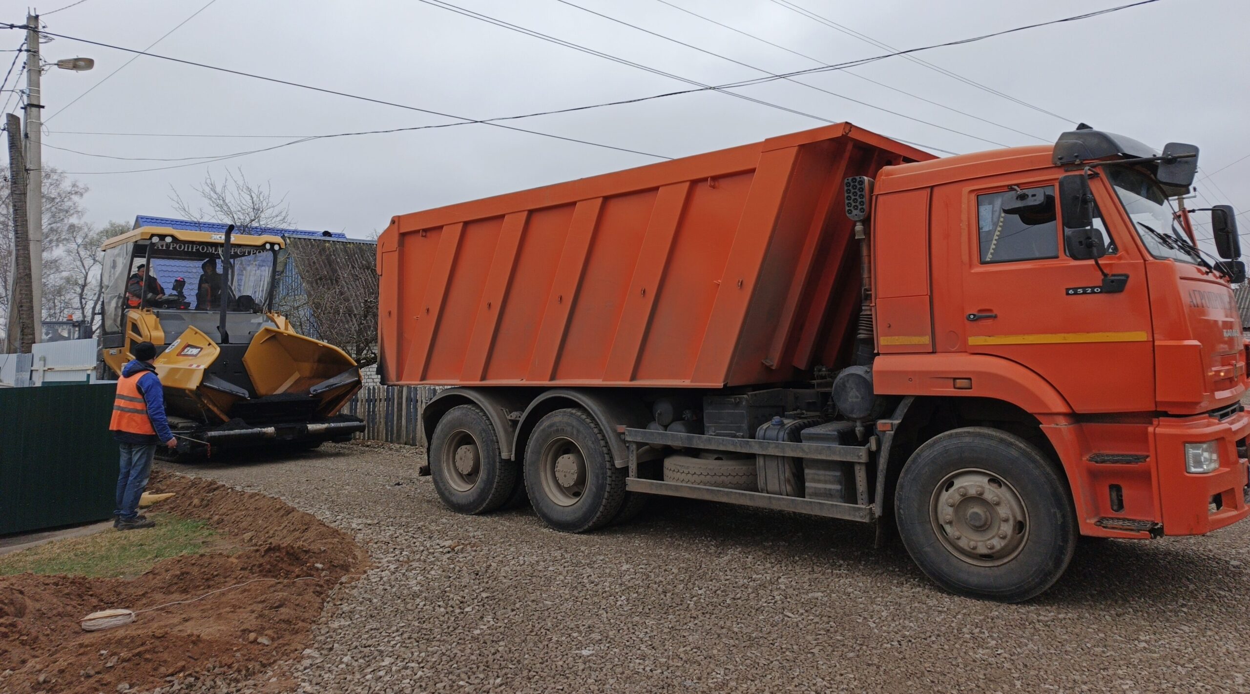 Дорожные работы в Дубровке идут согласно установленным срокам