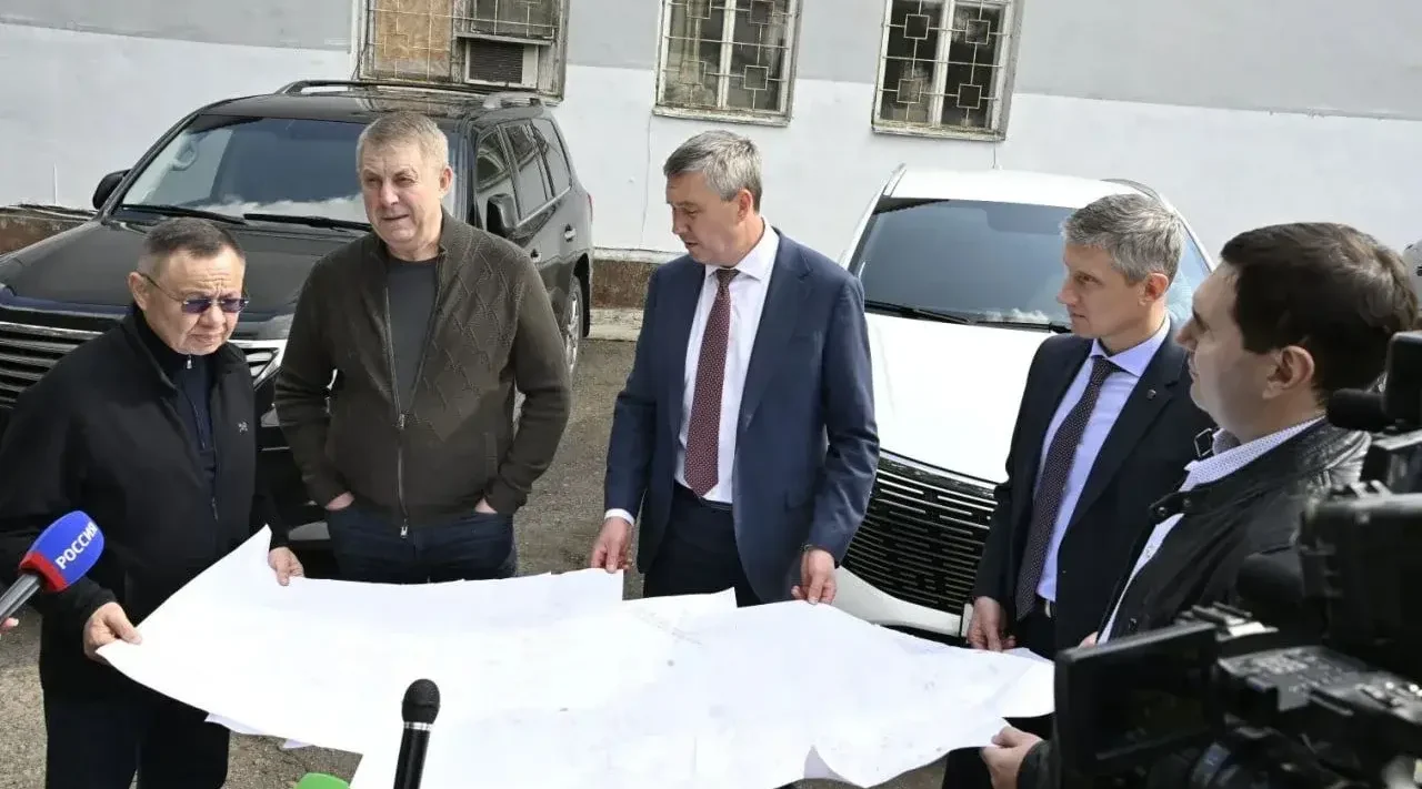 Богомаз и Файзуллин проверили готовность Клинцов к зиме после атак на ТЭЦ