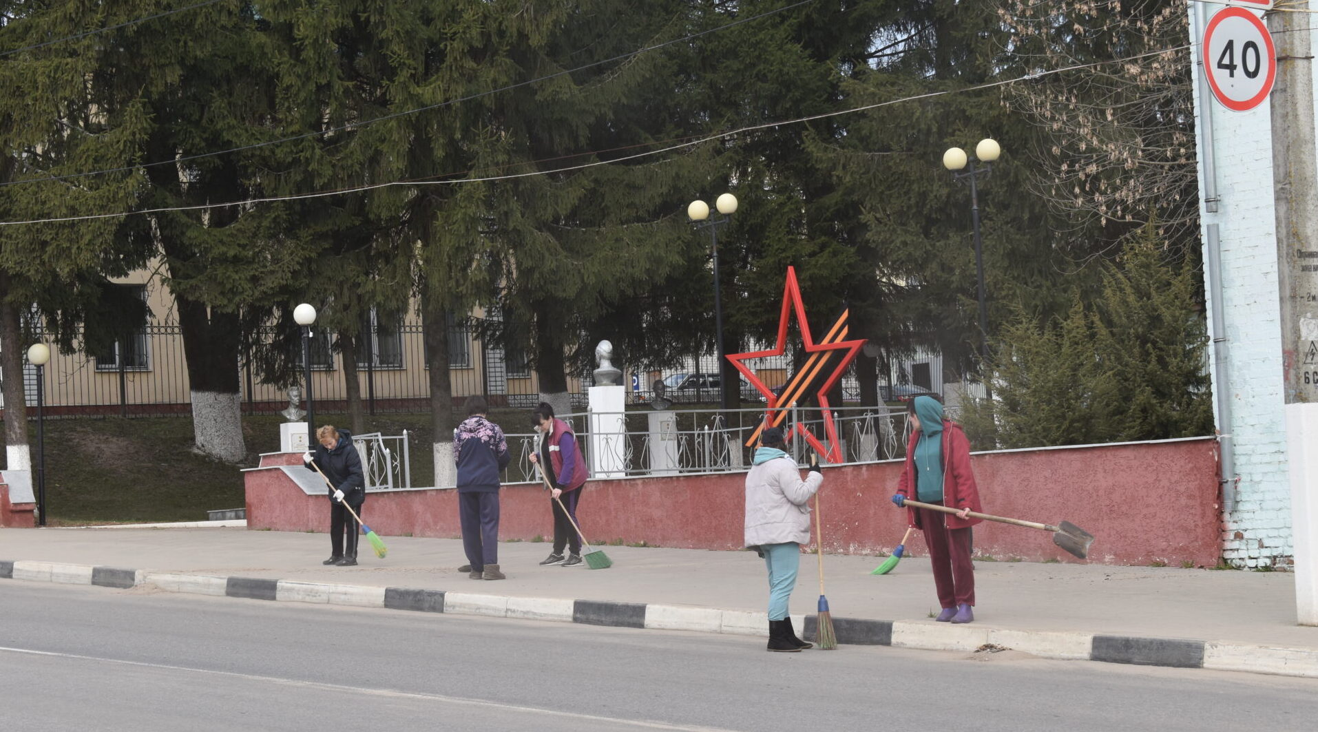 Жители Суражского района прриняли участие во Всероссийском субботнике