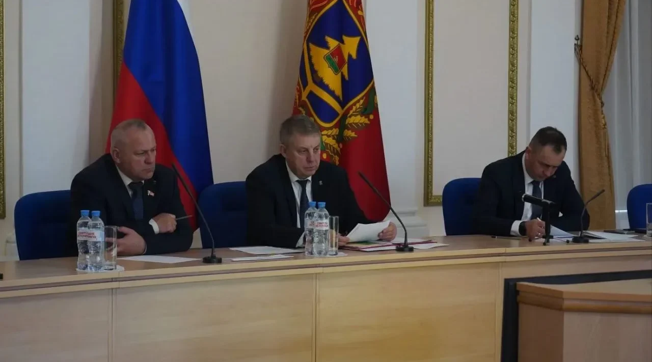 В Правительстве Брянской области прошло обсуждение хода весенних полевых работ в регионе