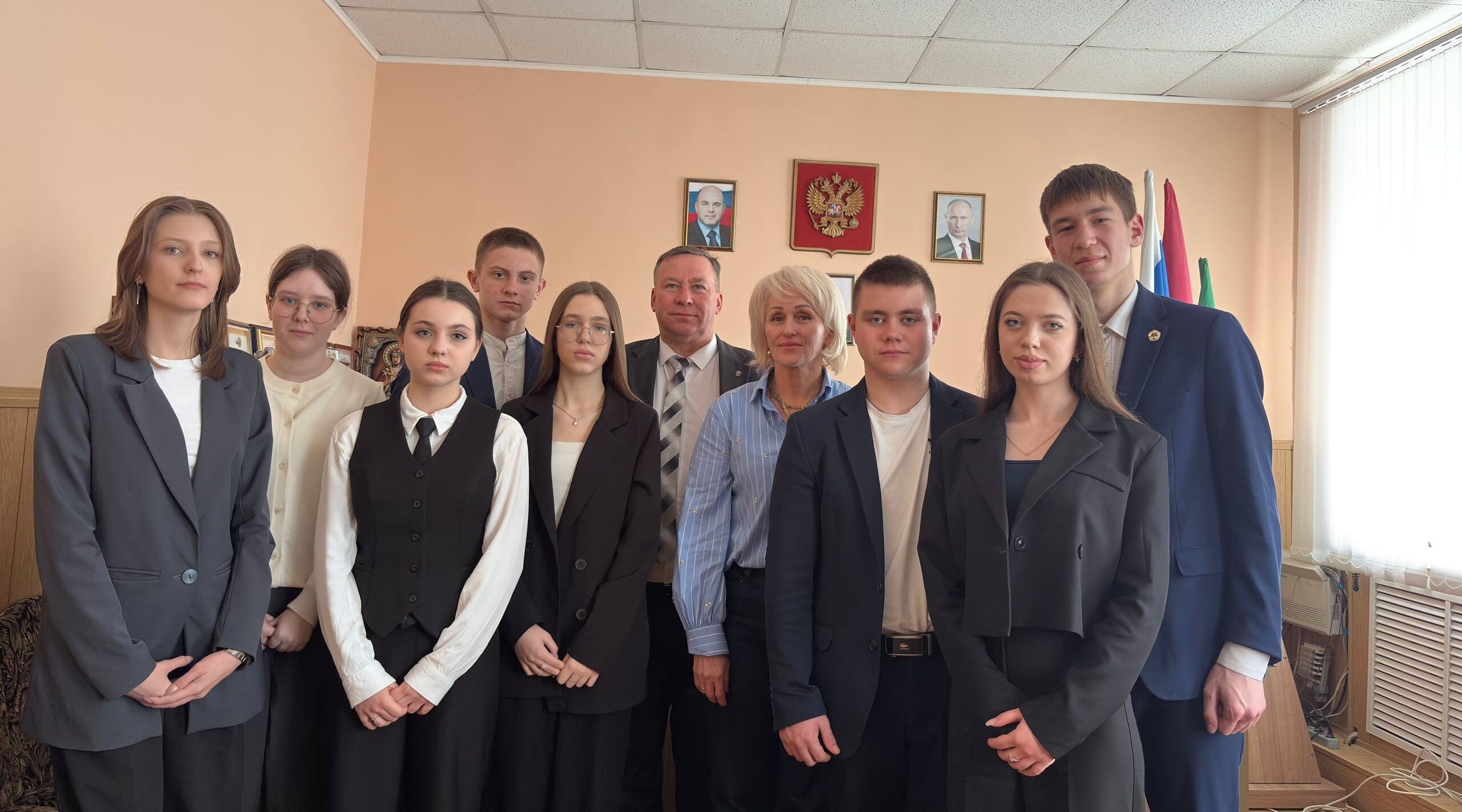 Для молодежи Дубровки состоялась встреча с главой администрации района