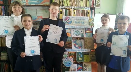 В Рябчинской библиотеке прошло занятие «Приключения эко-робота: спасение планеты»