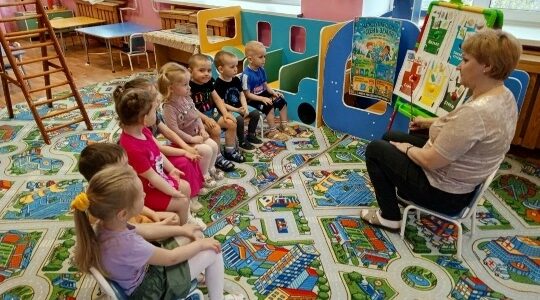 В Дубровском детском саду № 4 прошло тематическое занятие «Международный день Земли»