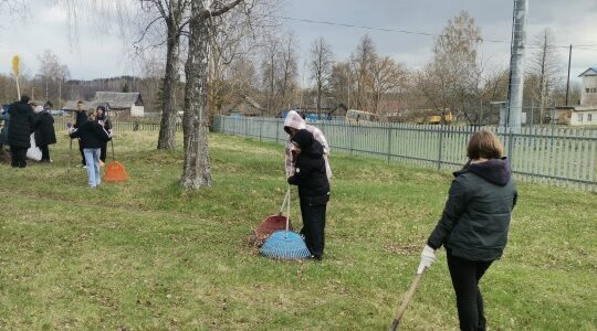 В Рябчинской СОШ прошел субботник