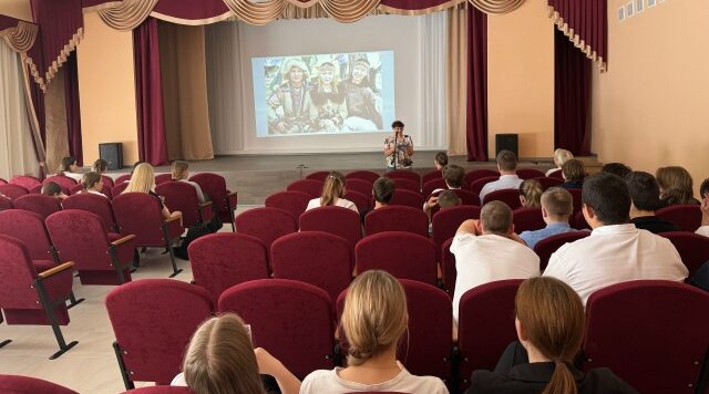 Библиотека знакомит учащихся Дубровской №2 СОШ с народными обычаями
