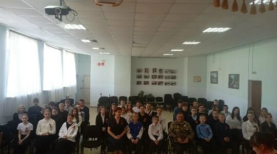 Встреча учащихся Дубровской № 1 СОШ с ветераном СВО Федоткиным М. Ю.