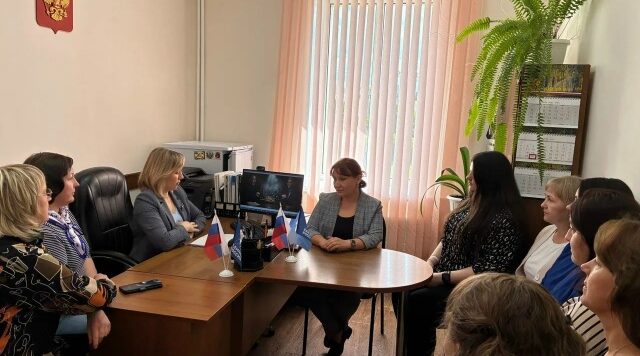 В Дубровском отделении Партии «Единая Россия» прошел просмотр выпуска «От зарплаты до зарплаты»