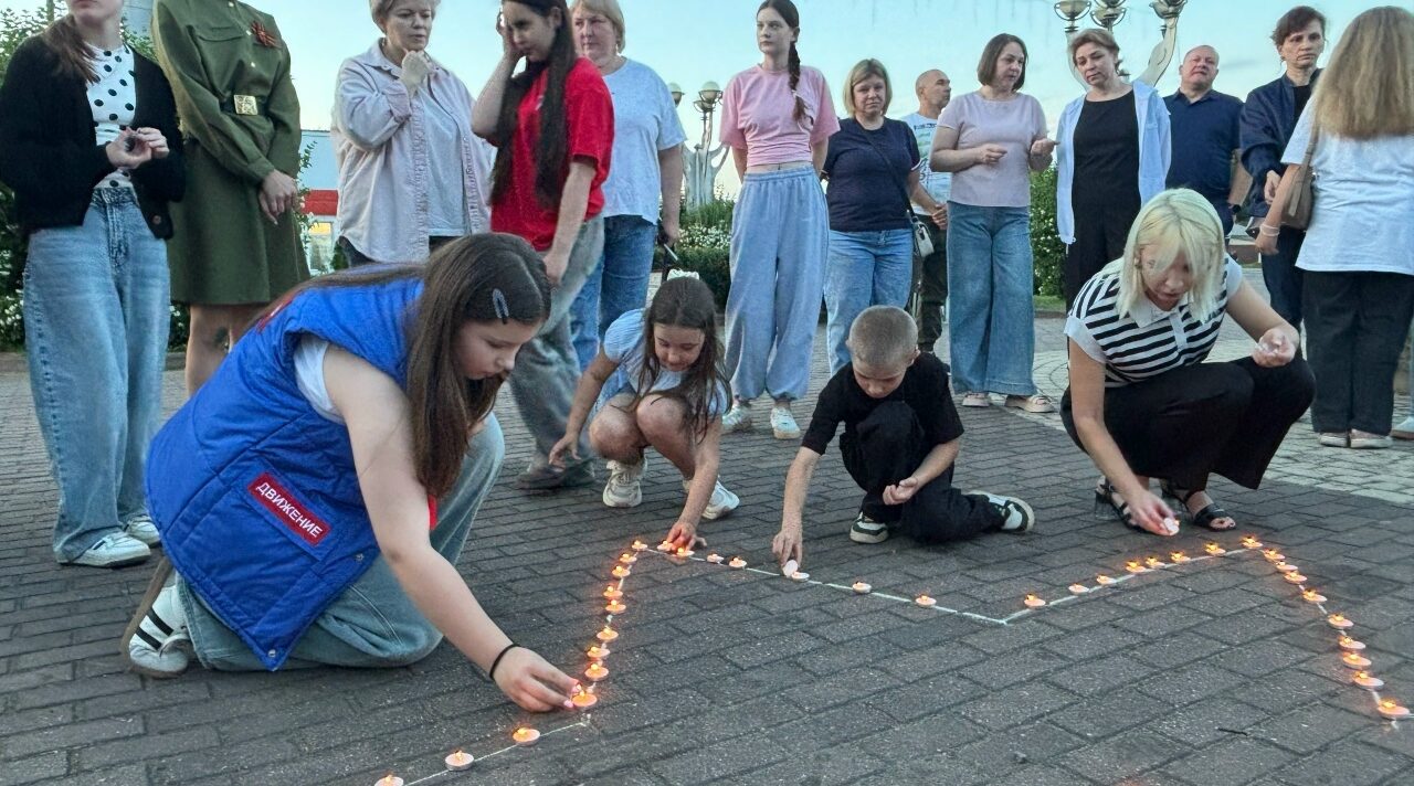 Молодёжь Дубровки чтит подвиг предков