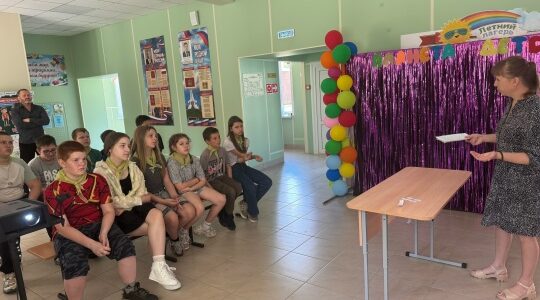 Сотрудники Дубровской библиотеки провели литературный час в школьном лагере