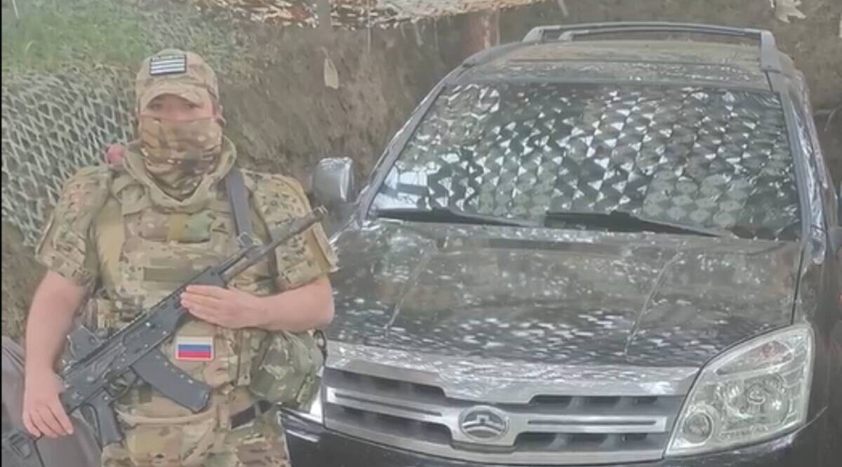 Защитникам границы в Суземском районе волонтеры передали автомобиль