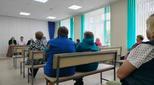 Глава Дубровского района обсудил с жителями актуальные проблемы ЖКХ
