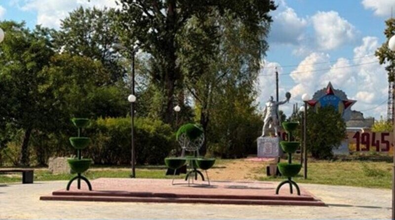 В поселке Ивот завершено благоустройство сквера «Победы»