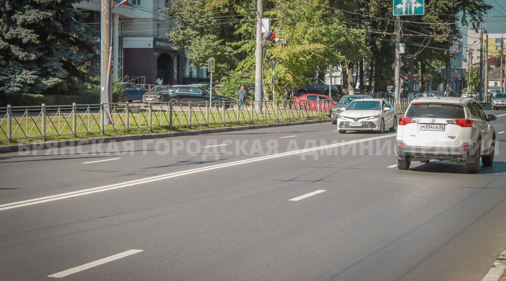 В Брянске прошли работы по расширению улицы Красноармейской
